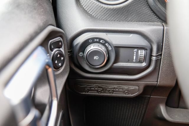 2025 Jeep Wrangler 4-Door Rubicon - Photo 18
