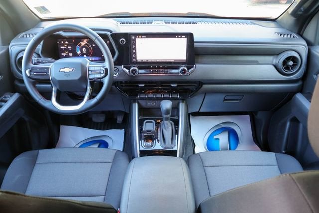 2025 Chevrolet Colorado WT/LT