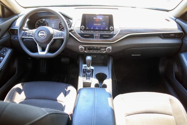 2025 Nissan Altima SV - Photo 7