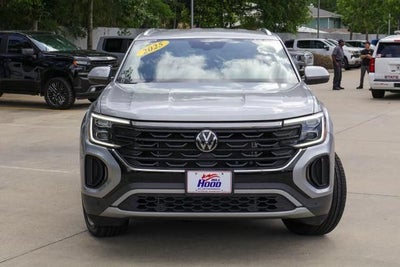 2025 Volkswagen Atlas Cross Sport 2.0T SE w/Technology