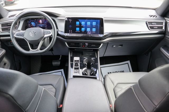 2025 Volkswagen Atlas Cross Sport 2.0T SE w/Technology