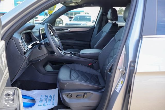 2024 Volkswagen Atlas Cross Sport 2.0T SE w/Technology