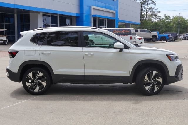 2025 Volkswagen Taos SE