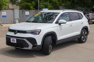 2025 Volkswagen Taos SE