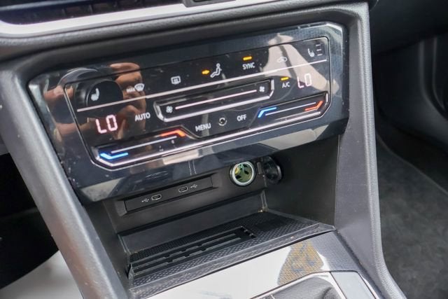 2025 Volkswagen Taos SE