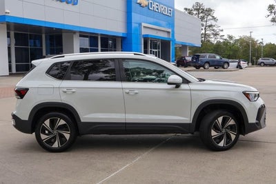2025 Volkswagen Taos SE