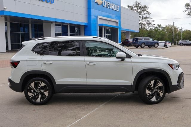 2025 Volkswagen Taos SE