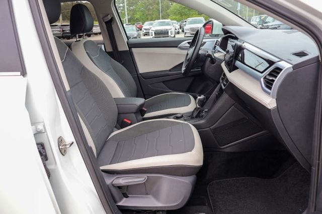 2025 Volkswagen Taos SE