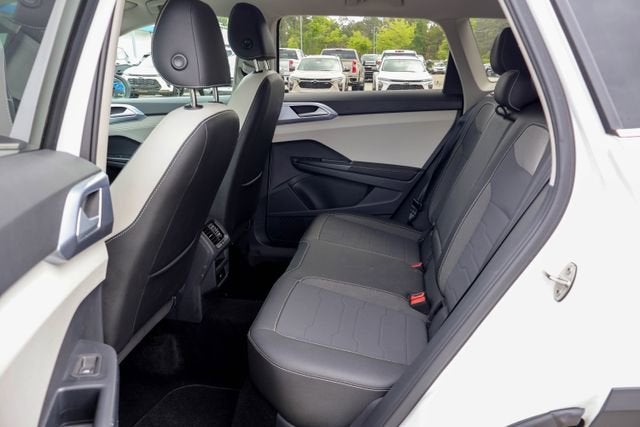 2025 Volkswagen Taos SE