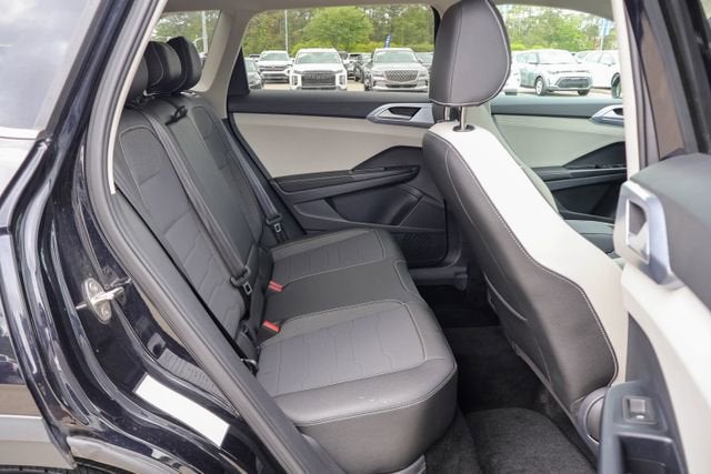 2025 Volkswagen Taos SE