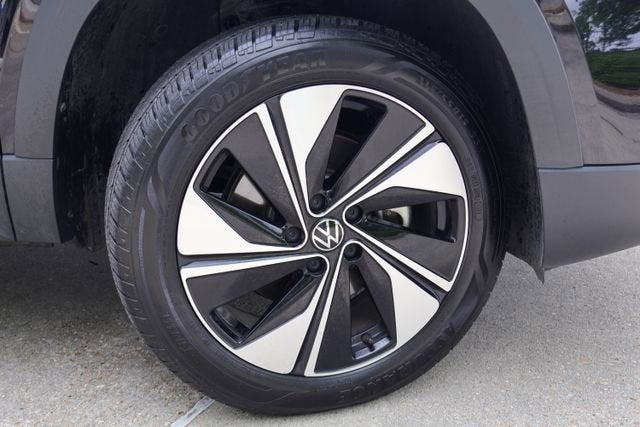 2025 Volkswagen Taos SE
