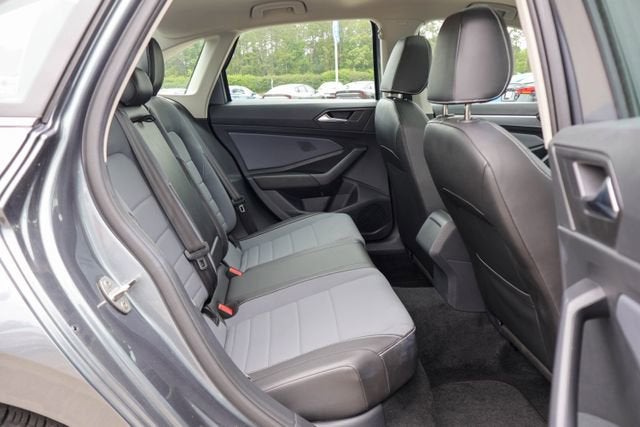 2025 Volkswagen Jetta SE - Photo 11