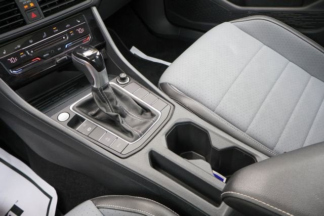 2025 Volkswagen Jetta SE - Photo 17