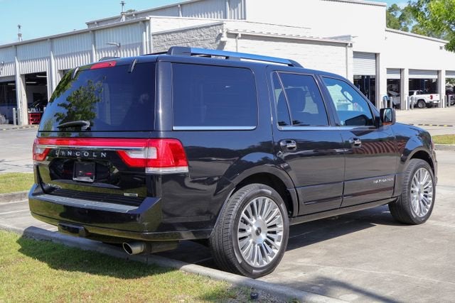 2015 Lincoln Navigator Base