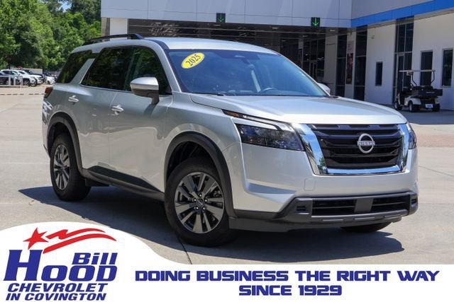 2025 Nissan Pathfinder SV