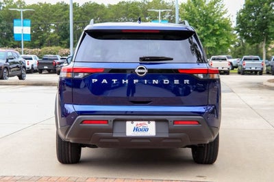 2025 Nissan Pathfinder SV