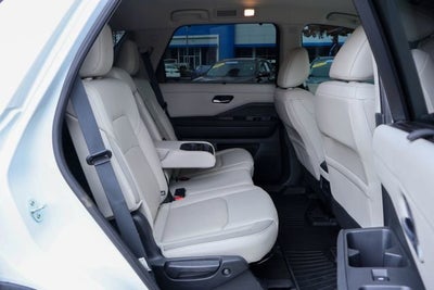 2024 Nissan Pathfinder SL