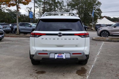 2024 Nissan Pathfinder SL