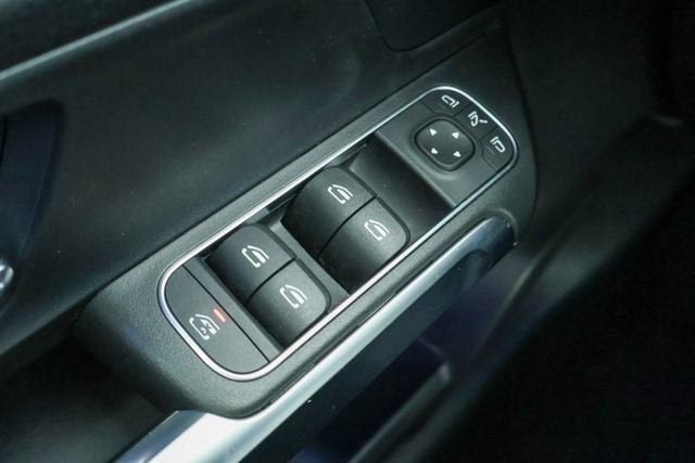 2025 Mercedes-Benz GLB GLB 250