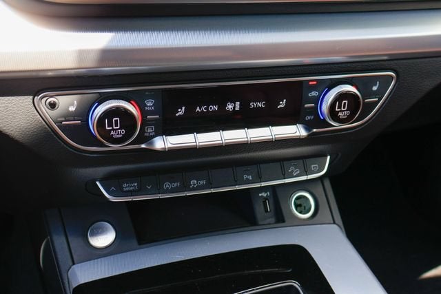 2025 Audi Q5 S line Premium